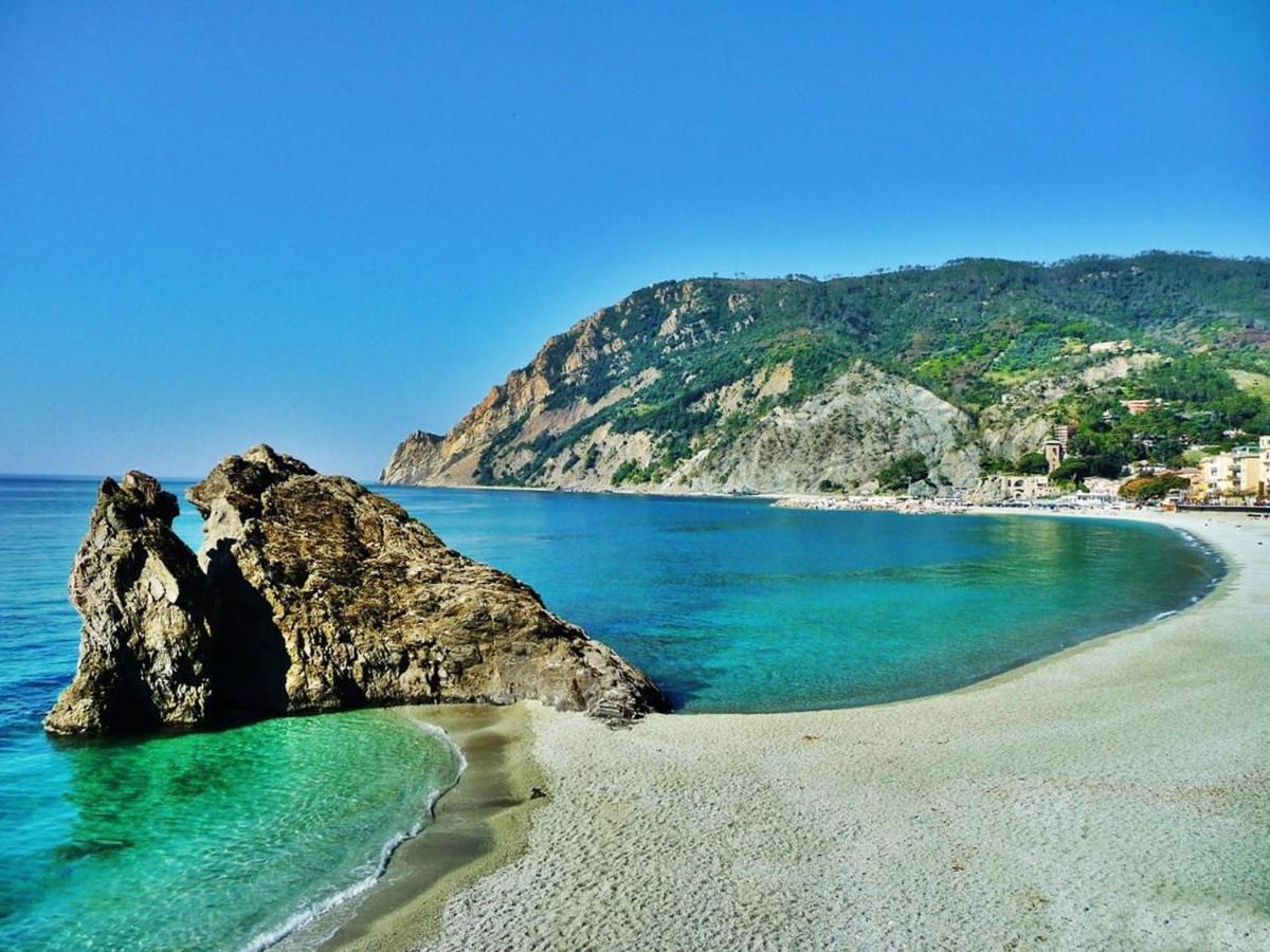 Апартаменты Casa Vacanze Ilaria Ceparana Экстерьер фото
