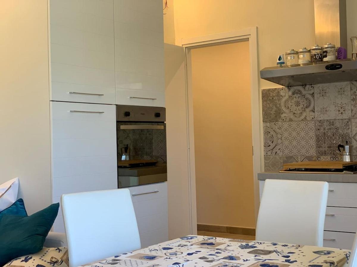 Апартаменты Casa Vacanze Ilaria Ceparana Экстерьер фото